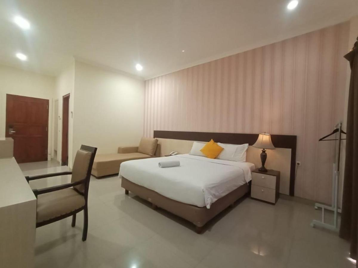 Oyo 90473 Gowin Hotel Kuta  Exterior photo