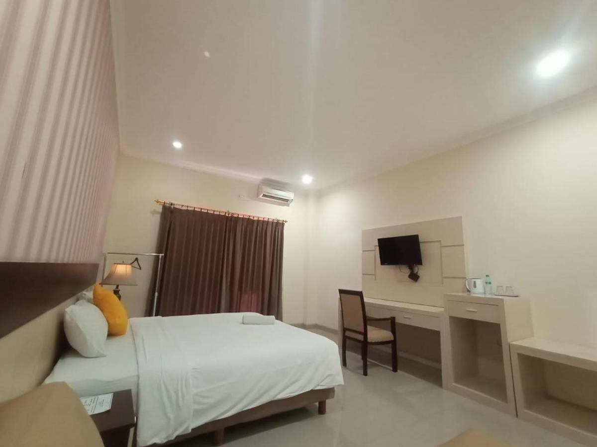 Oyo 90473 Gowin Hotel Kuta  Exterior photo