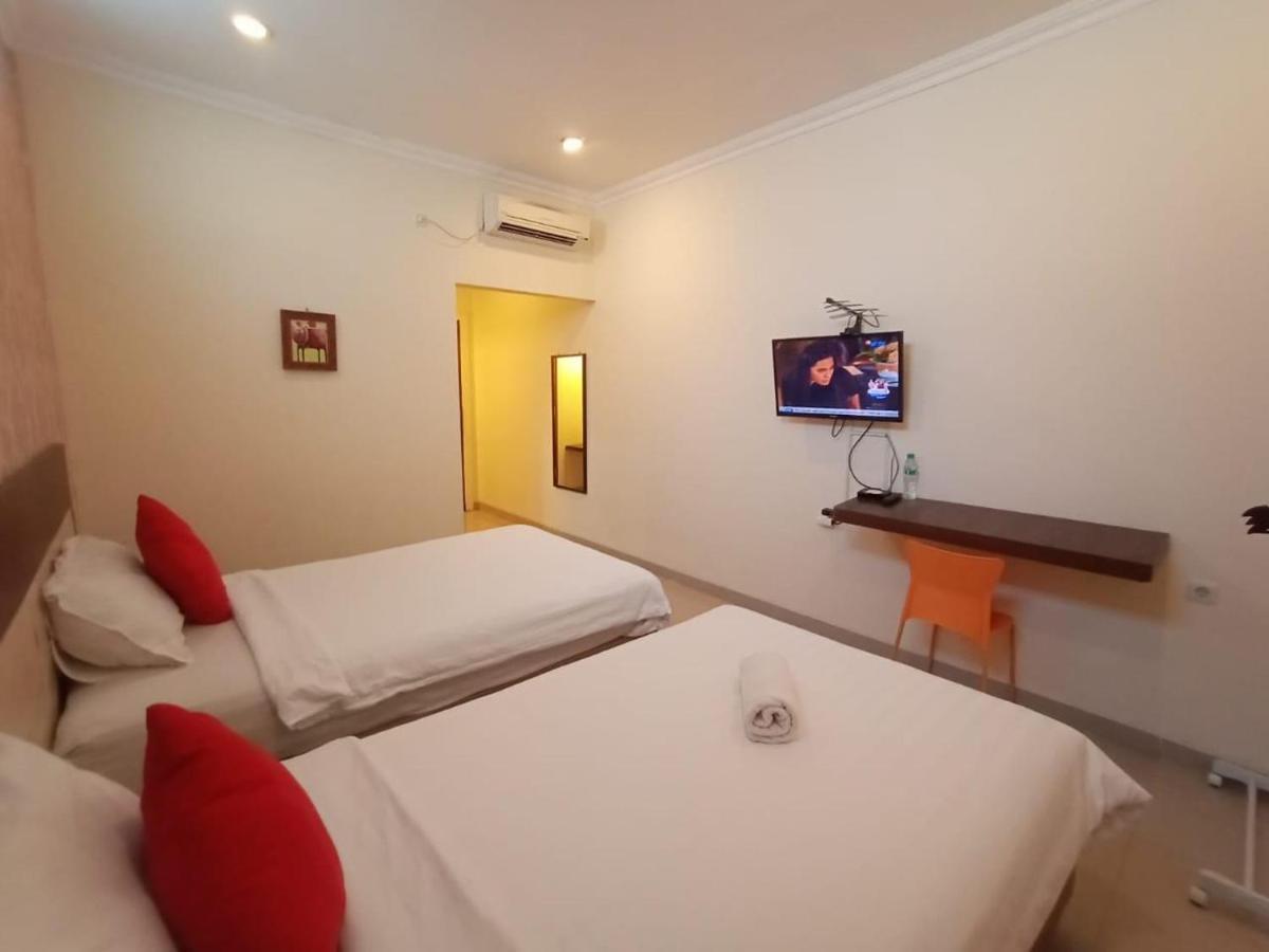 Oyo 90473 Gowin Hotel Kuta  Exterior photo