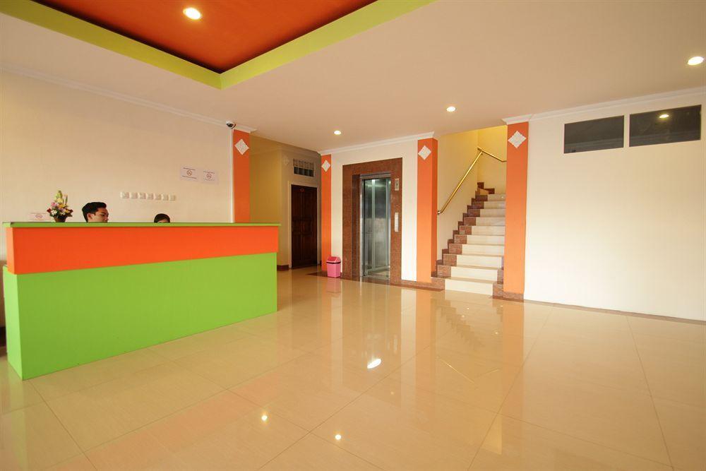 Oyo 90473 Gowin Hotel Kuta  Exterior photo