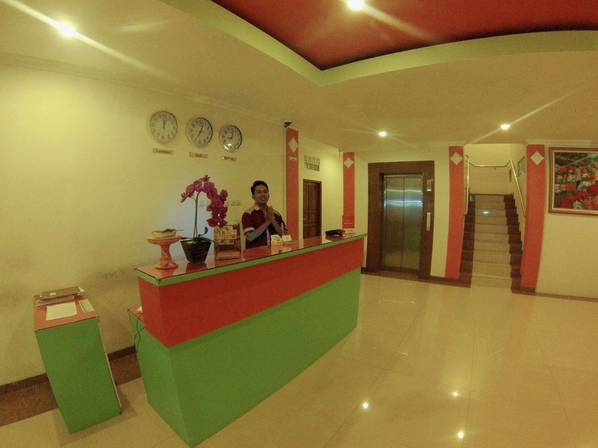 Oyo 90473 Gowin Hotel Kuta  Exterior photo